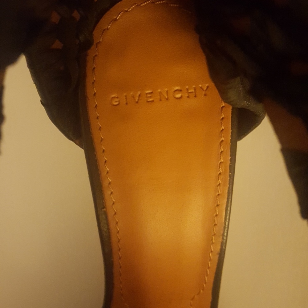 Givenchy heels - Picture 3 of 5